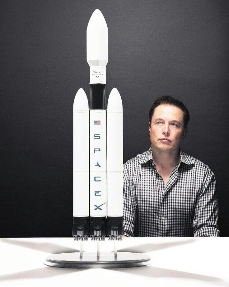 Elon Musk_2_IG_elonrmuskk.jpg