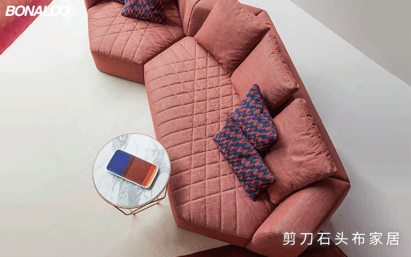 进口时尚布艺沙发，为居室环境增添时尚格调!