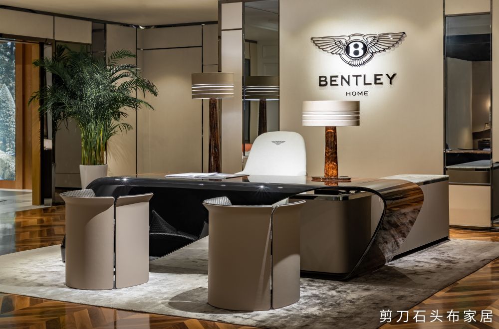 BENTLEY HOME的这款Kingston办公椅，尽显豪奢！