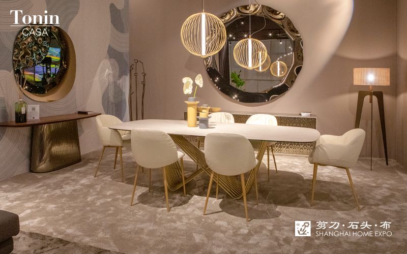 TONIN CASA长餐桌/餐椅