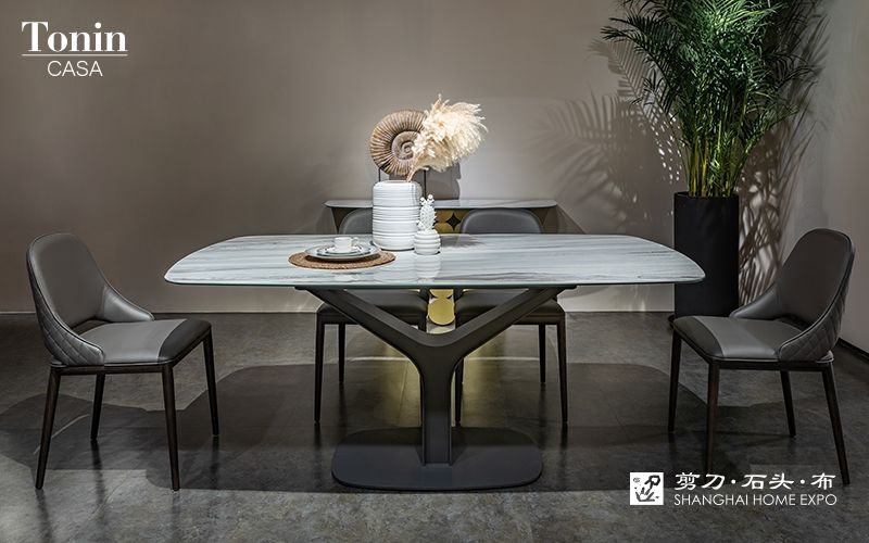 TONIN CASA长餐桌/餐椅
