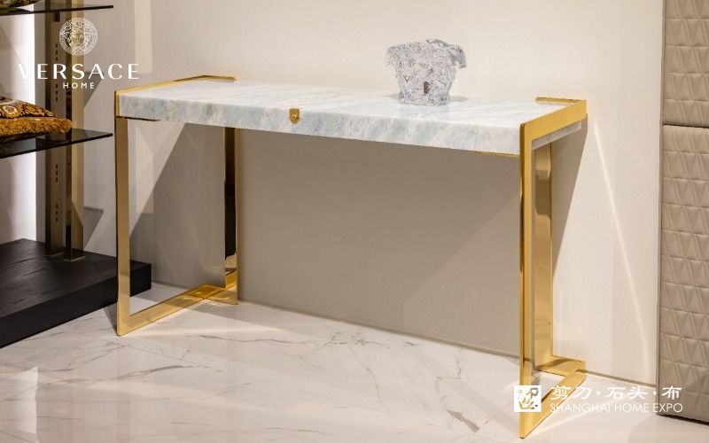 VERSACE HOME玄关几