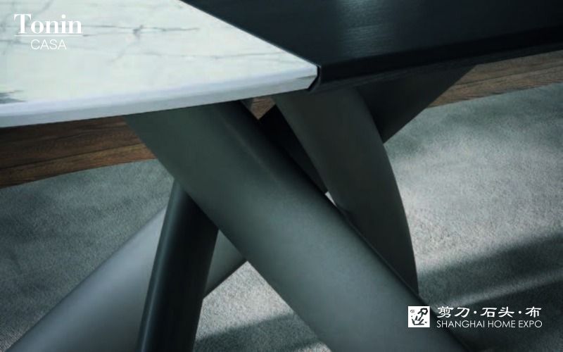 TONIN CASA圆餐桌/餐椅