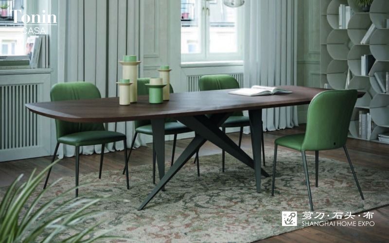 TONIN CASA长餐桌/餐椅