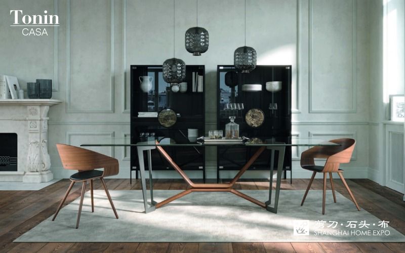 TONIN CASA长餐桌/餐椅