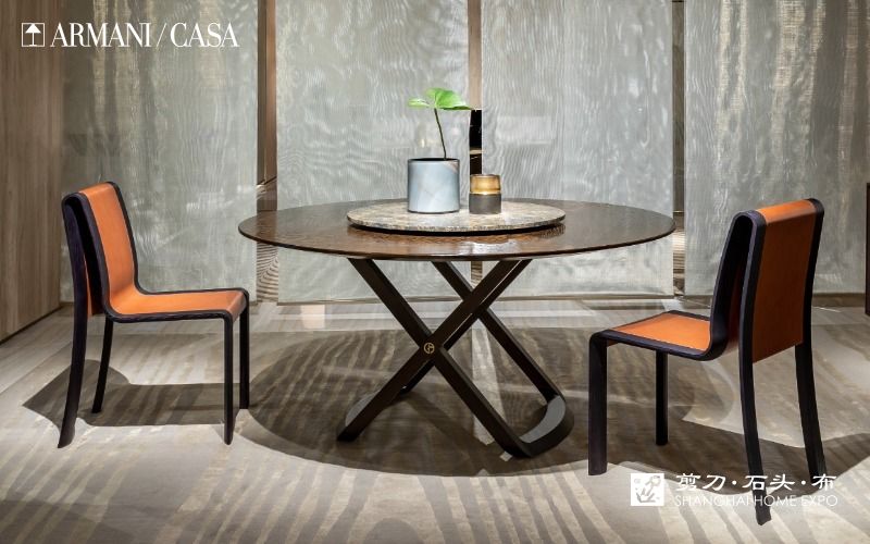 ARMANI/CASA圆餐桌/餐椅