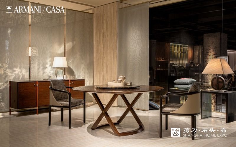 ARMANI/CASA圆餐桌/餐椅
